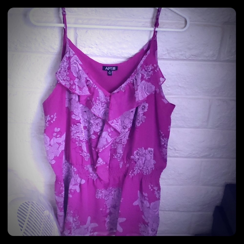 EUC -APT9 dressy sleeveless top